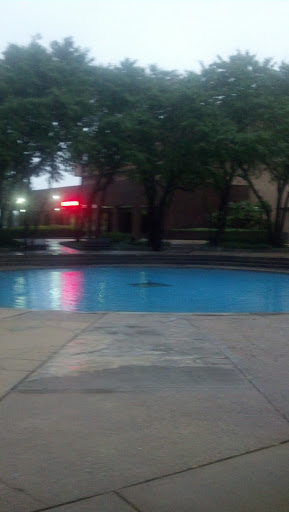Fountain at Oxford Valley Mall