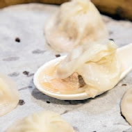 盛園絲瓜小籠湯包