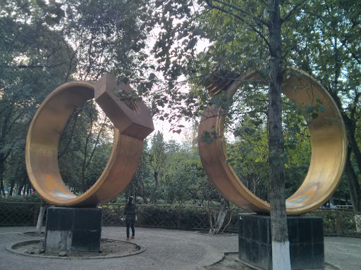 Golden Ring Sculpture 
