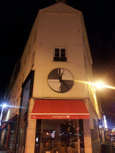 Topper Clock
