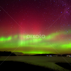 Aurora Australis by Julien Johnston - Landscapes Starscapes
