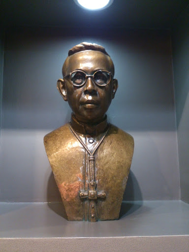 Bust of Cardinal Santos