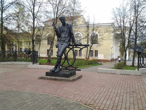 Памятник поэту Решетову