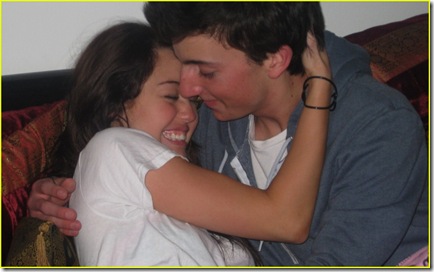 Hannah montana teen star Miley Cyrus and boyfriend Thomas Sturges picture