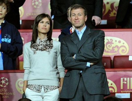 Roman Abramovich and Girlfriend Daria Zhukova in Chelsea vs Manchester United Champion League match