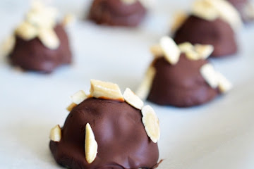 Chunky Monkey Ice Cream Bon Bons (Paleo, Vegan, Gluten Free)