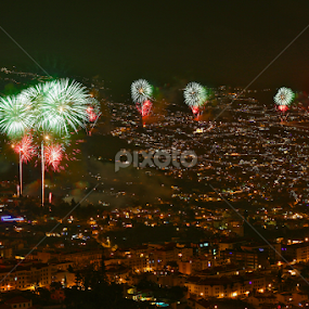 Firework in Madeira by Virgílio Nóbrega - Public Holidays New Year’s Eve