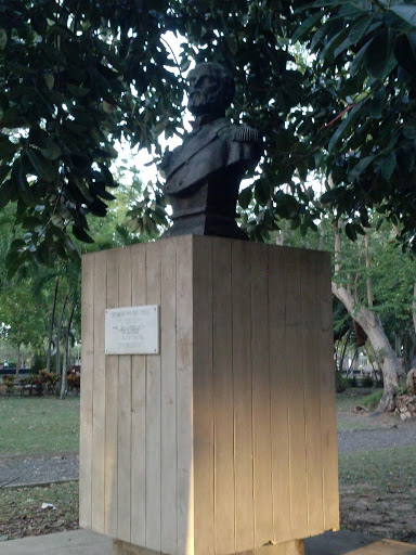 Busto Capitan Arturo Prat Chacon