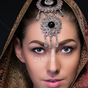 Alina Teliuk by Neny Nuraini - People Portraits of Women