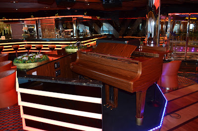 Costa Diadema hosts 15 bars and lounges.