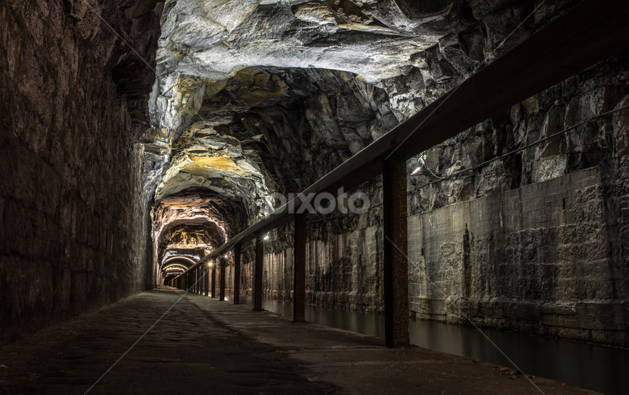 The Darkie, Falkirk by Buster Brown - Buildings & Architecture Public & Historical