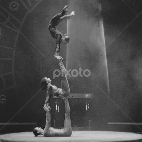 Circus Acrobats by Stephen Beatty - News & Events Entertainment