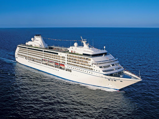 Regent-Seven-Seas-Mariner-at-sea-3 - Sail to your chosen destination in luxury and style aboard Seven Seas Mariner, the world's first all-suite, all-balcony cruise ship.