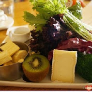 Lee & daughters 李氏商行