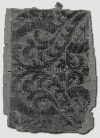 Fragment van een mantel van ciseléfluweel, volgens overlevering afkomstig van Hugo de Groot