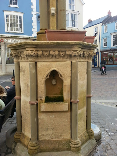 Dyster Memorial Drinking Fountain
