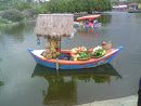 Market Boat