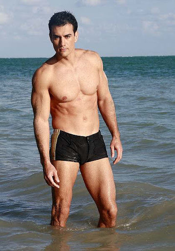 david_zepeda_wet_09.jpg