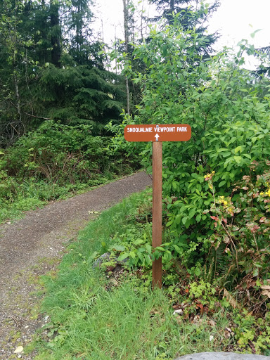 Trail to Snoqualmie Viewpoint