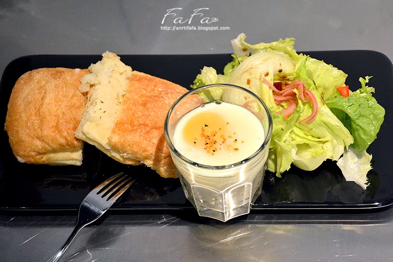SoulOut Showroom Café。新銳設計師服飾與甜點輕食