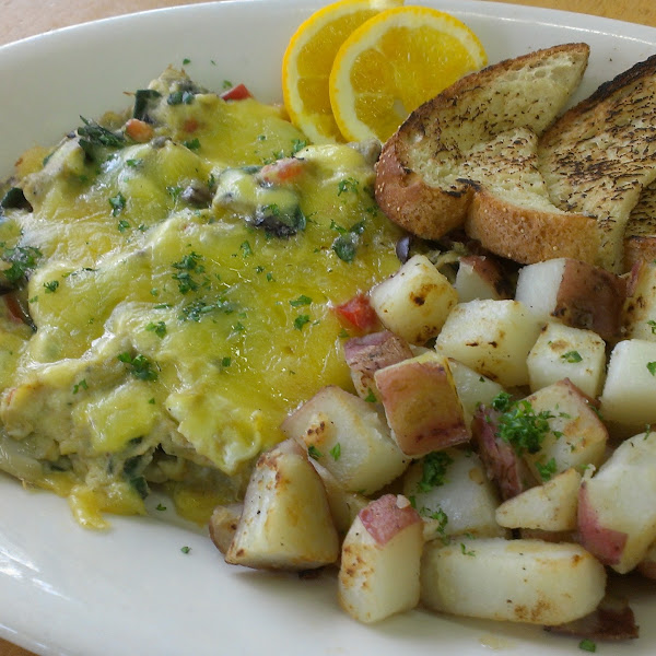 Breakfast served starting at 7am - Organic Eggs, Potatoes & Hempler's Nitrate Free Bacon!