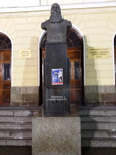 Statuia Andrei Saguna