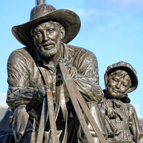 Omaha NE Park Monument by Leah N - Buildings & Architecture Statues & Monuments