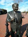 Bart Cummings Statue
