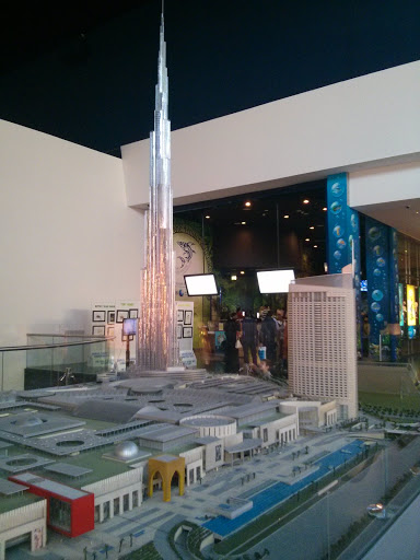 The Dubai Mall and Burj Model