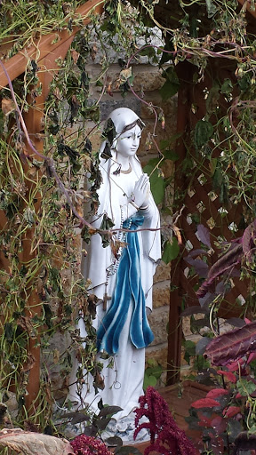 Lockport - St Margaret's Statue