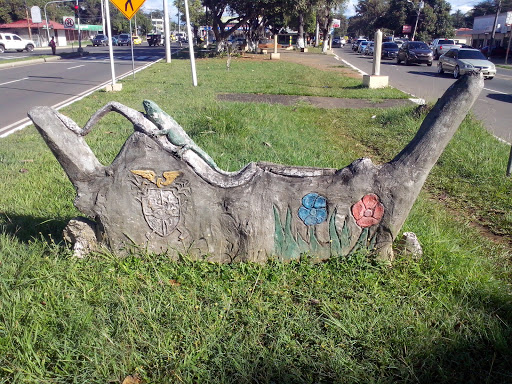 Escultura Parque De Las Madres