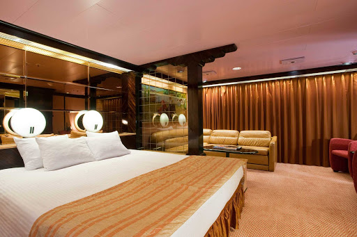 A look at the Grand Suite aboard Carnival Elation.