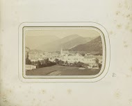 Gezicht op Ischl en omliggende bergen