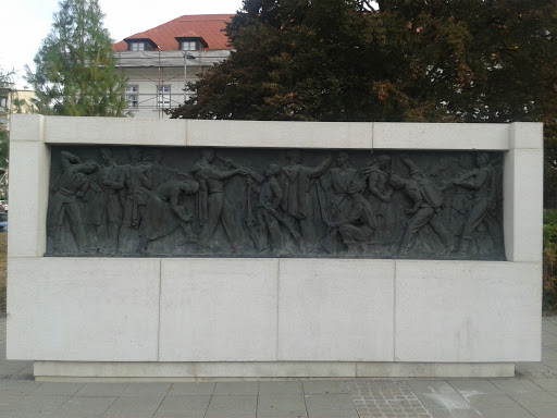 Sculpture of Men in World War II