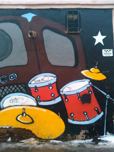 Граффити барабаны