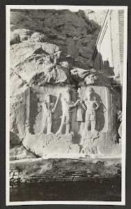 Bas-reliëf bij de Boog van de Tuin (Tahkt-i-Bustan), Kirmanshah, Perzië