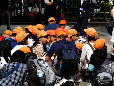 Escolares en el templo de Asakusa