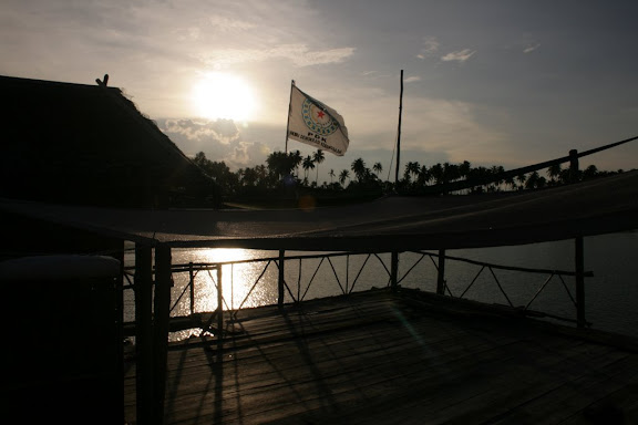 Kelong au coucher du soleil