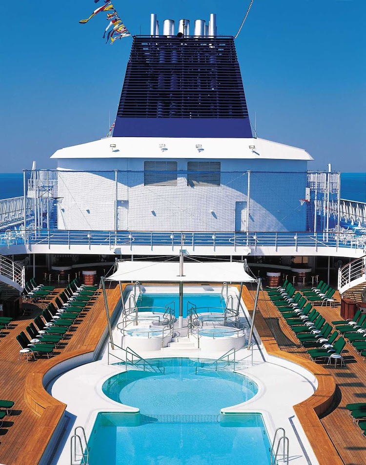 Aside from the pools and lounge chairs on deck, Norwegian Sun also has various sports areas, from places to play table tennis and shuffleboard to a full-on basketball court.
