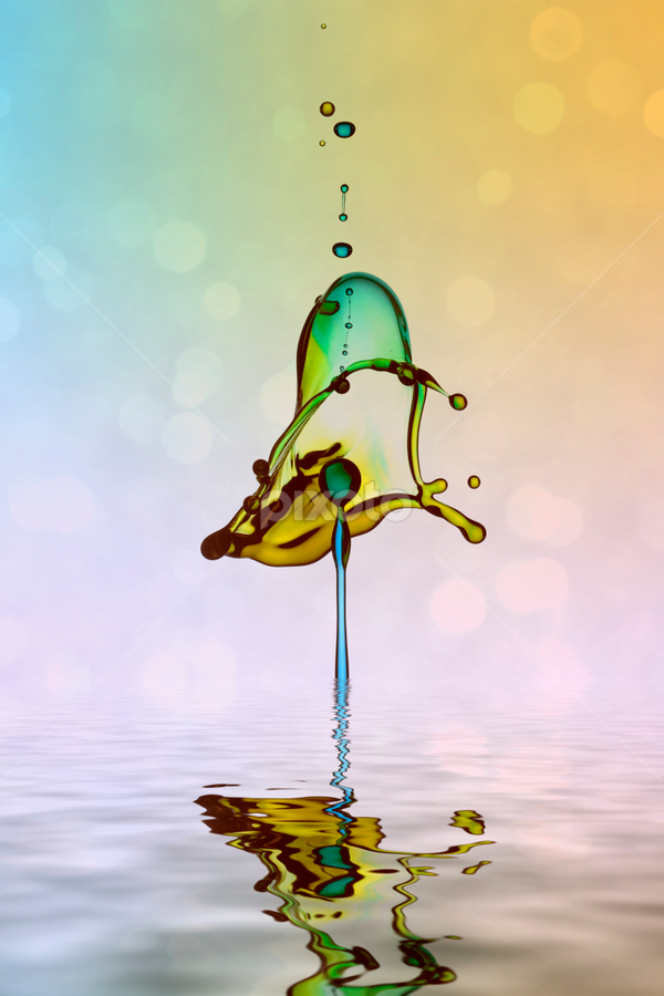 Waterdrops by Kurit Afsheen - Abstract Water Drops & Splashes