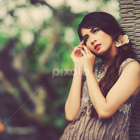 Tes Warna by Takkan Ada - People Portraits of Women