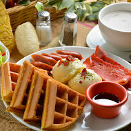 鮮鮮說: 鮮果汁。歐姆蛋