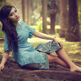 Octa 1 by Akhi Q-Moet - People Portraits of Women