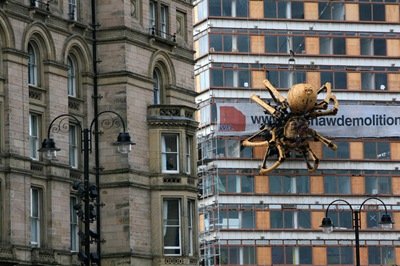 Giant Mechanical Spider Appears Liverpool gnE4VF4ATBol