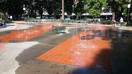 Holladay Park Plaza Fountain