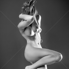 Sculptural B&W by Andrey Stanko - Nudes & Boudoir Artistic Nude