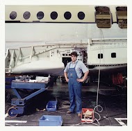 Medewerker Eindlijn van Fokker 100 van N.V. Koninklijke Nederlandse Vliegtuigenfabriek Fokker