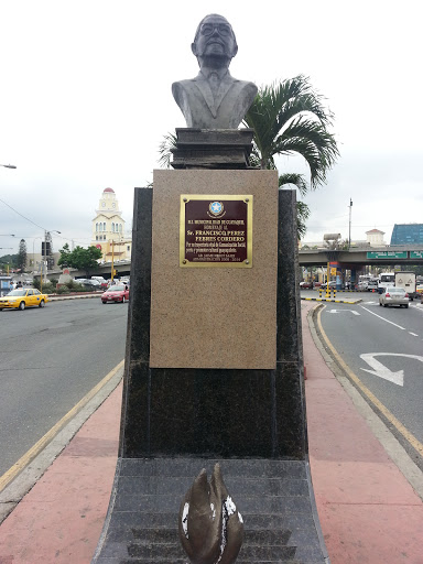 Busto Francisco Perez Febres Cordero