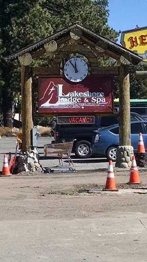 Lake shore Lodge & Spa Clock
