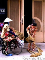 Broom peddler 2_compressed